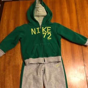 Nike sweatsuit (boy) 3T